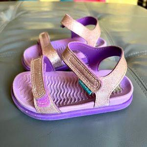 Native purple sparkly sandals
